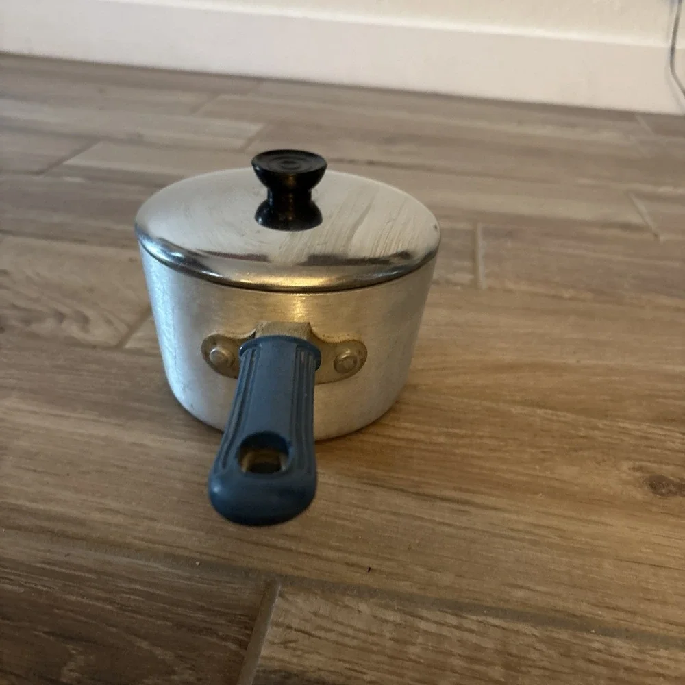 Vintage wear-ever sauce pan aluminum plus inner clad